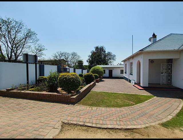 BUSINESS FOR SALE IN MTHATHA CENTRAL